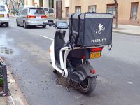 Uber mua lại startup giao đồ ăn Postmates