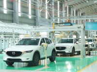 Sức mua ô tô của người Việt sụt giảm mạnh