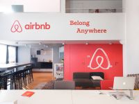 Airbnb âm thầm nộp đơn IPO, định giá giảm gần một nửa