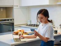 Thương mại điện tử Việt Nam một năm khởi sắc với 11,8 tỷ USD
