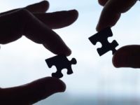 Hoạt động M&A bùng nổ, nhiều doanh nghiệp đa ngành lãi tăng bằng lần