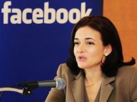 Bà Sheryl Sandberg từ chức Giám đốc Vận hành Meta