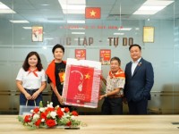 Không chỉ là thời trang: Aristino kể câu chuyện yêu nước theo cách đặc biệt