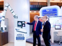 Bệnh viện Tâm Anh giới thiệu các siêu Robot AI tại Nhà Quốc hội
