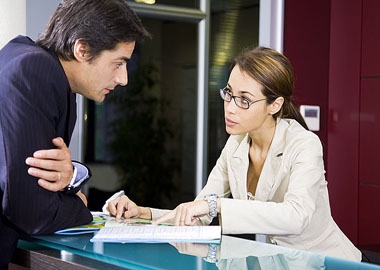 Những bẫy mặc cả thường gặp của khách hàng