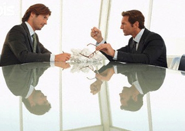Denstu và Aegis tránh mâu thuẫn về khách hàng sau khi sát nhập