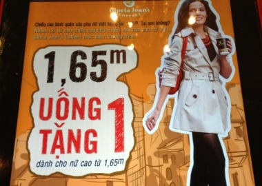 Bị ném đá vì quảng cáo “kỳ thị”