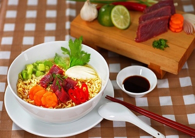 Thị trường mì gói: Dai, xoắn và cay