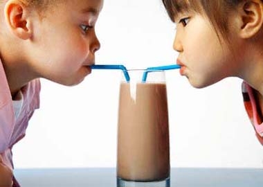 Mua sữa theo ...quảng cáo