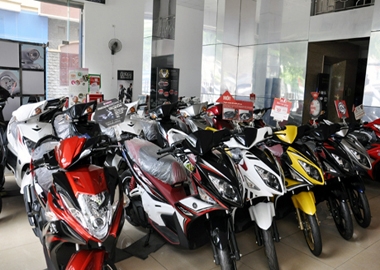 Thị trường xe máy: Giảm doanh thu vẫn mạnh đầu tư
