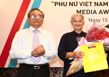 Plan W và cuộc thi “Phụ nữ Việt Nam qua lăng kính nhà báo”
