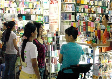 Hóa mỹ phẩm thuần Việt lép vế trên các kệ hàng