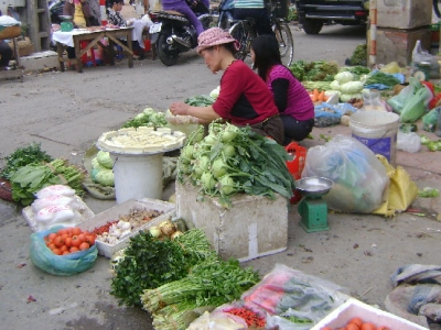 Vì sao chợ truyền thống ở TP.HCM rơi vào cảnh ế ẩm?
