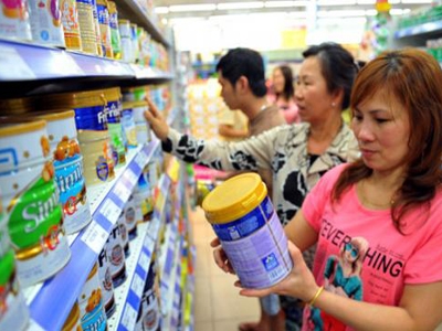 Áp giá trần sữa: Coi chừng lợi ích ngắn hạn
