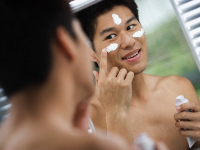 Đàn ông Việt góp phần làm giàu cho hàng mỹ phẩm tại châu Á