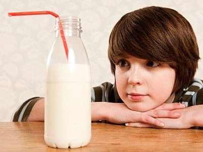 Áp trần giá sữa: Kỳ 1 - DN ngoại ung dung, DN nội nghẹt thở