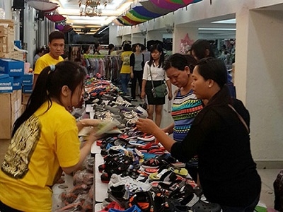 Người khổng lồ thâu tóm hệ thống phân phối
