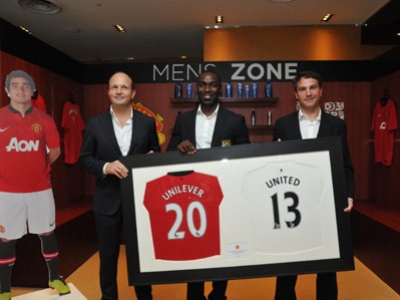OMO và Manchester United hợp tác