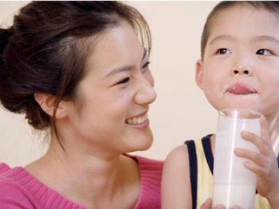 Sữa bán chạy vì người Việt đang lùn nhất khu vực
