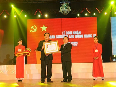 Doanh nhân Trần Quí Thanh đón nhận Huân chương lao động hạng 3