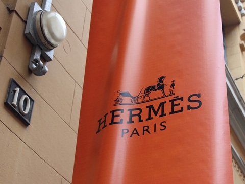 Hermès: Người Đức xây dựng chuẩn mực quý tộc Pháp
