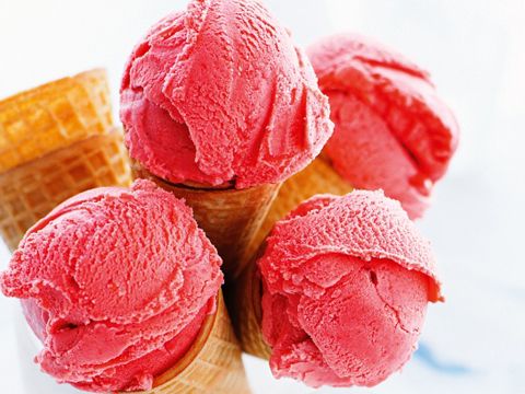 Kem ngoại đổ bộ, nội có teo tóp?