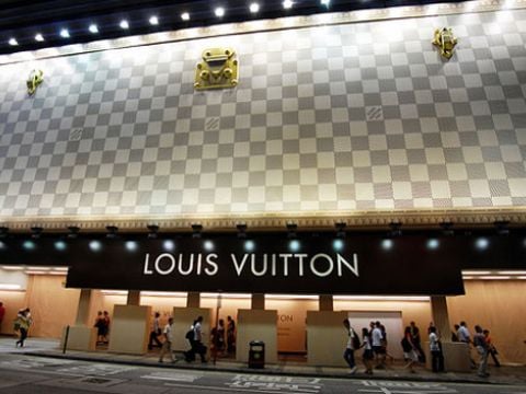 Tại sao thương hiệu xa xỉ Louis Vuitton không bao giờ giảm giá?