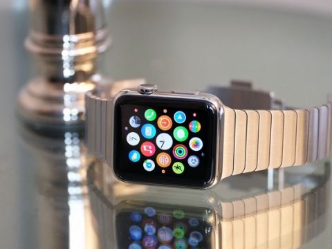 Apple Watch khiến doanh số xuất khẩu đồng hồ Thụy Sĩ giảm mạnh