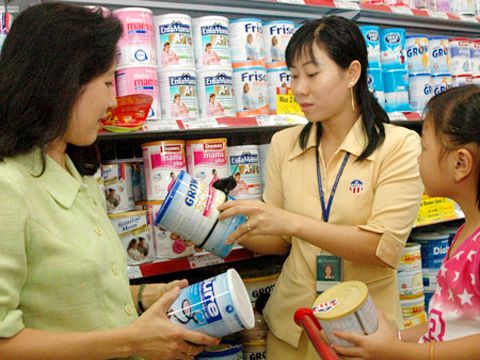 Mua sữa theo giới thiệu của nhà bán lẻ