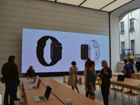 Cửa hàng Apple sẽ như thế nào dưới bàn tay của “phù thủy” Jony Ive?