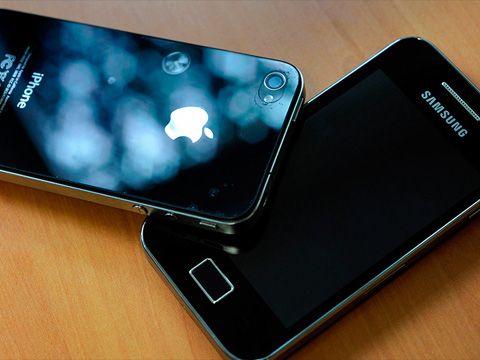 Cuộc đua không dễ dàng cho các đối thủ, trừ Samsung và Apple