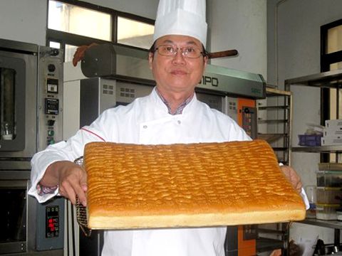 Từ phu kéo xe đến Vua bánh mì, đối tác lớn của Lotteria, KFC, Burger King Việt Nam