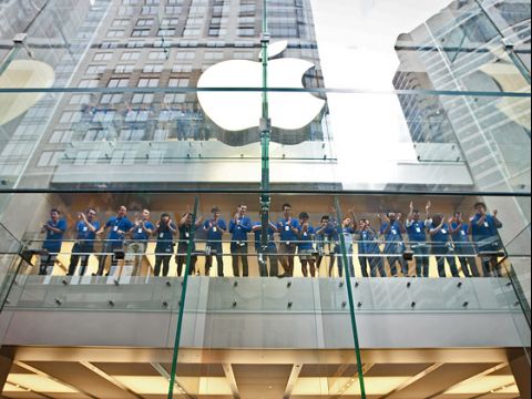 Vì sao chúng ta “sùng bái” Apple?