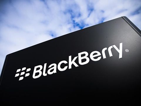 BlackBerry có thể ngừng sản xuất smartphone năm 2016?