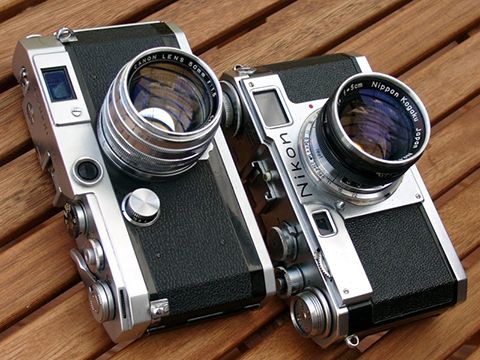 Cuộc chiến không hồi kết giữa Nikon và Canon
