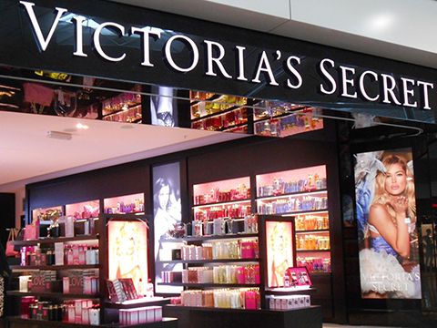 Cứ mải trên mây với các thiên thần, Victoria’s Secret quên mất đâu mới là khách hàng đích thực của mình