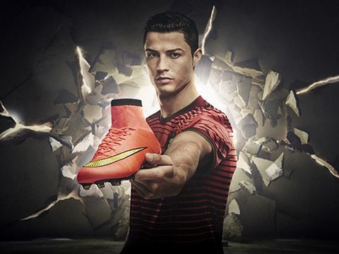 Ronaldo làm thương hiệu cá nhân: 1 status đáng giá 1.500 đôi giày