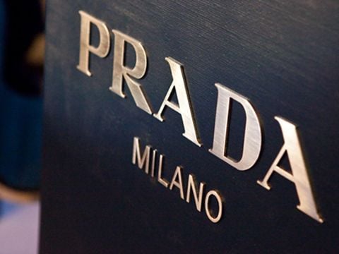 Ông chủ Prada đang gặp hạn như thế nào?