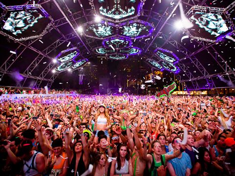 Escape Music Festival (EMF) phải chăng là xu hướng của giới trẻ hay là sản phẩm marketing thành công?