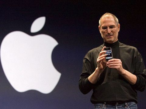 Phá vỡ 4 điều luật PR, Steve Jobs giải quyết triệt để thảm họa anten năm 2010
