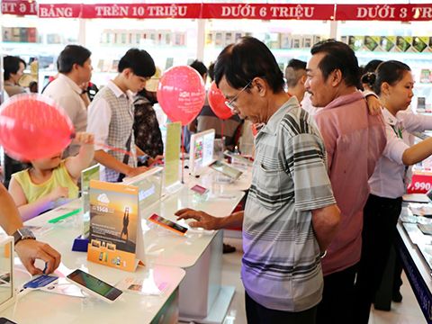Cuộc chiến khốc liệt ở nhóm di động 4 triệu tại Việt Nam