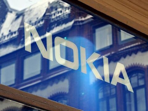 Vì sao Nokia từng thất bại trước Apple?