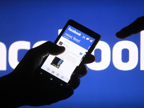 Facebook có số người dùng di động nhiều hơn bất cứ dịch vụ nào