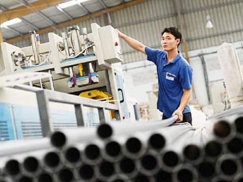 Ngành nhựa giành giật thị phần trên sân nhà
