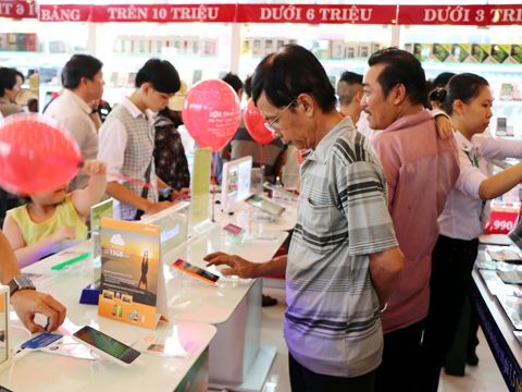 Nhiều thương hiệu điện thoại di động mới “đổ bộ” đốt nóng thị trường Việt