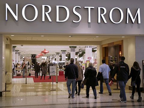 Nguyên tắc bán hàng đỉnh cao của Nordstrom: Khách hàng luôn là thượng đế!
