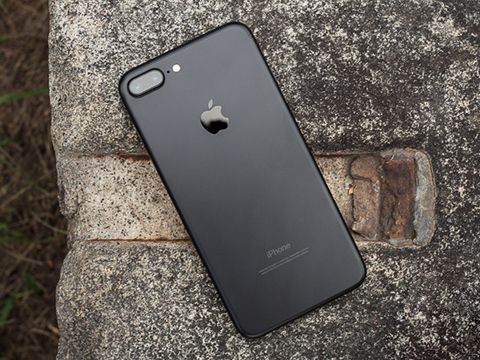 Người Việt thích mua smartphone ‘cao cấp của cao cấp