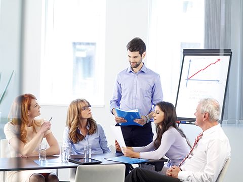Tìm kiếm khách hàng mới nhưng đừng đánh mất khách hàng cũ