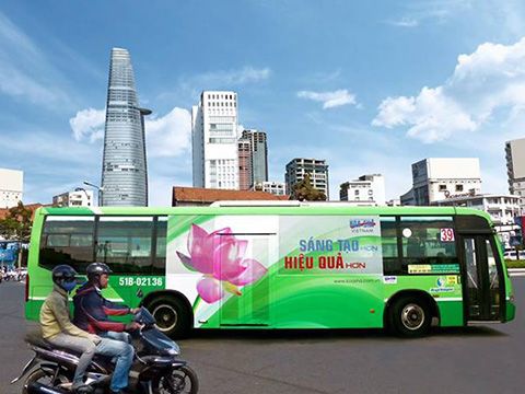 Công ty Nhật đầu tư quảng cáo  trên xe buýt
