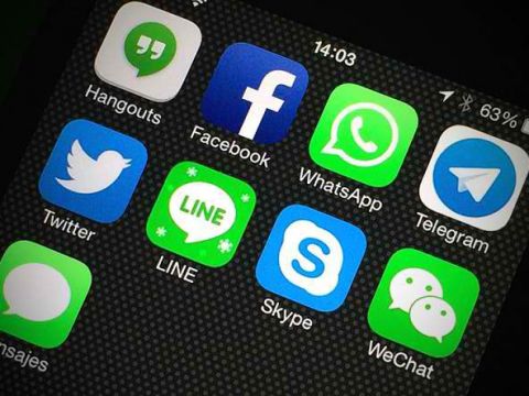 Chat app: Cuộc chơi chỉ dành cho những người khổng lồ